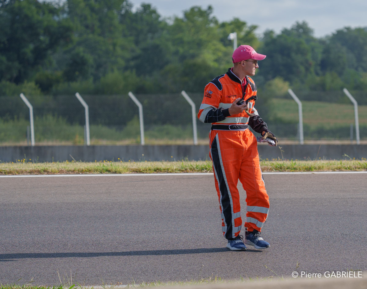 commissaire-a74n_04157.jpg
