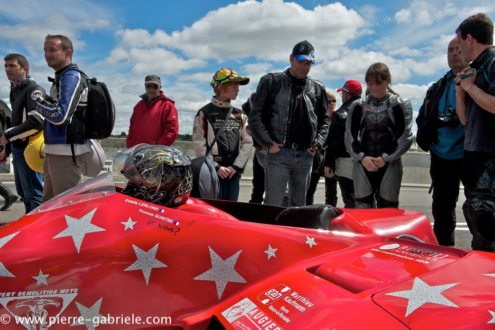 stands-nogaro-2012_2048.jpg
