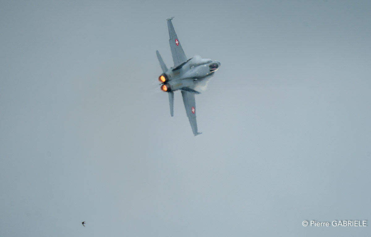 f18-a74_03638