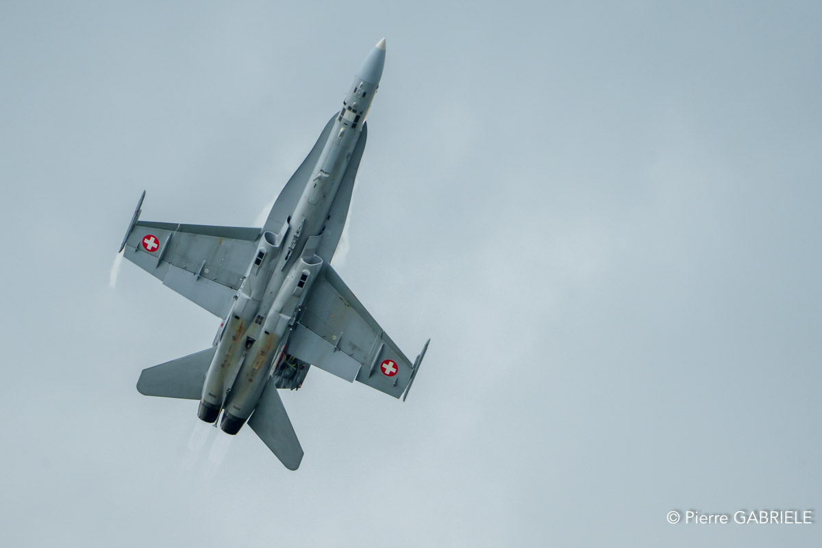 f18-a74_03666