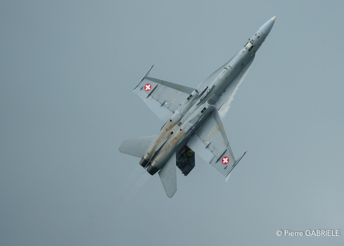 f18-a74_03667