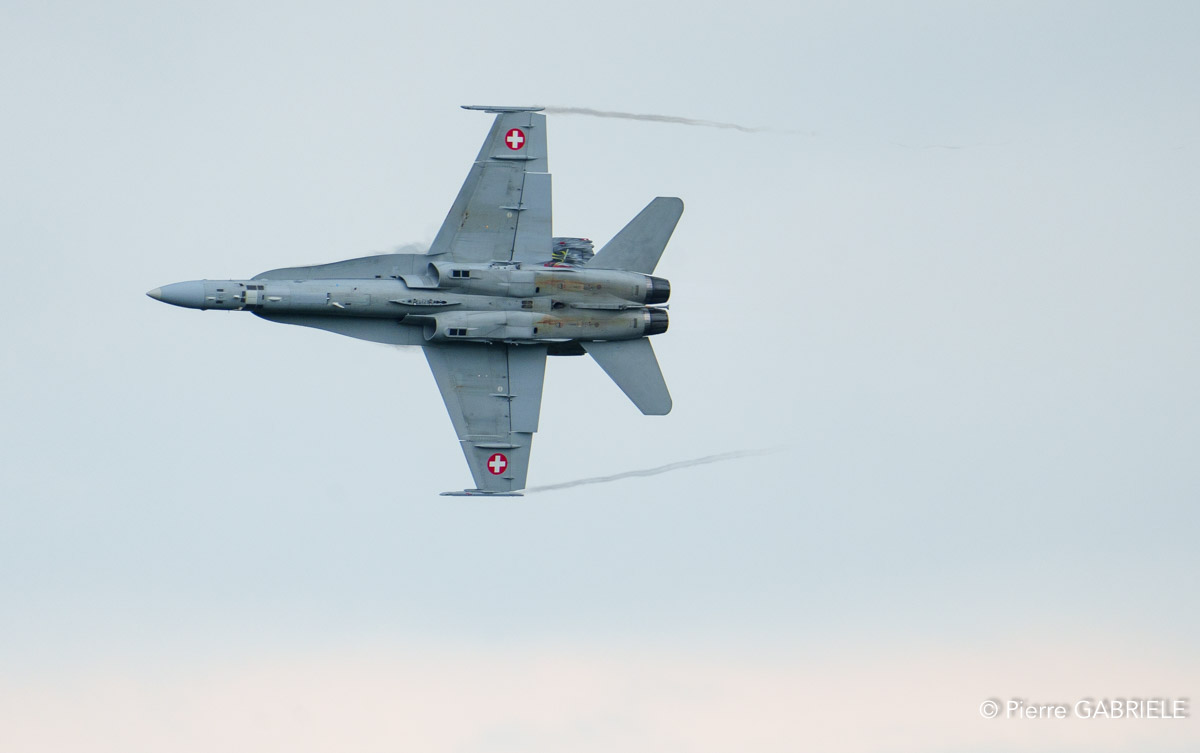 f18-a74_03678