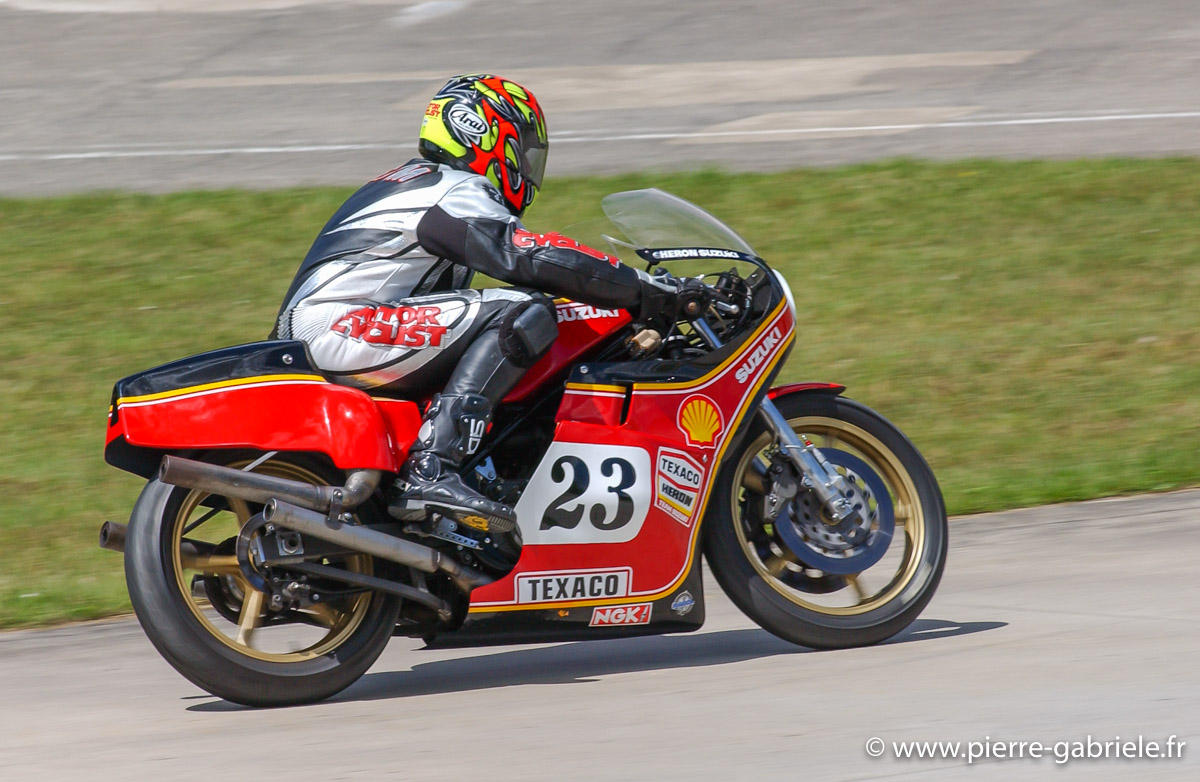 Suzuki75023.jpg