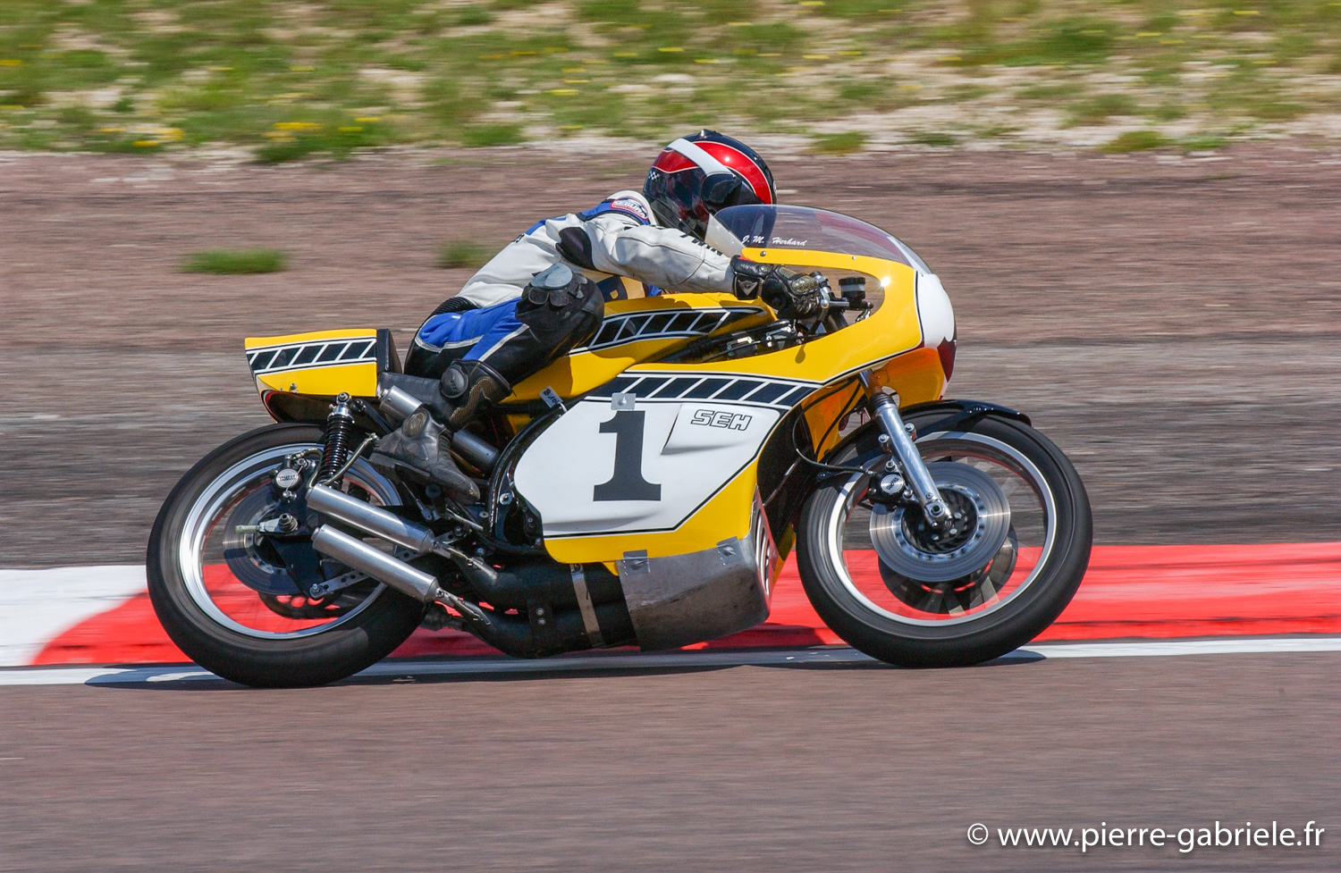 herhardtz700.jpg