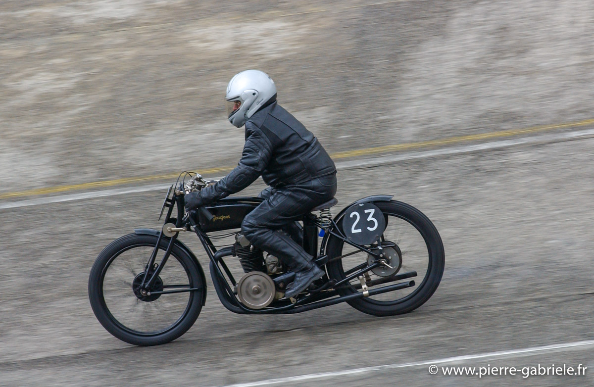 peugeot_3948.jpg