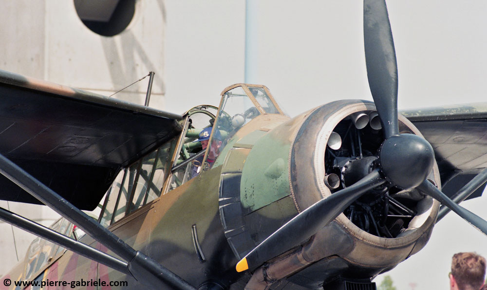 lysander_n572.jpg