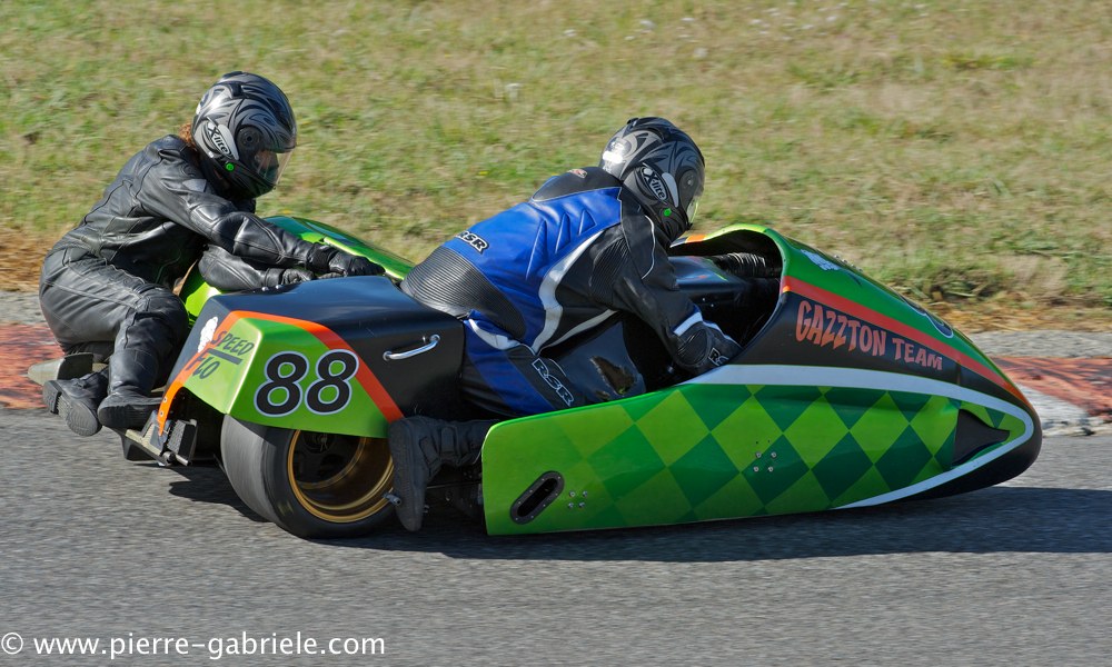 dimanche-side_2100.jpg