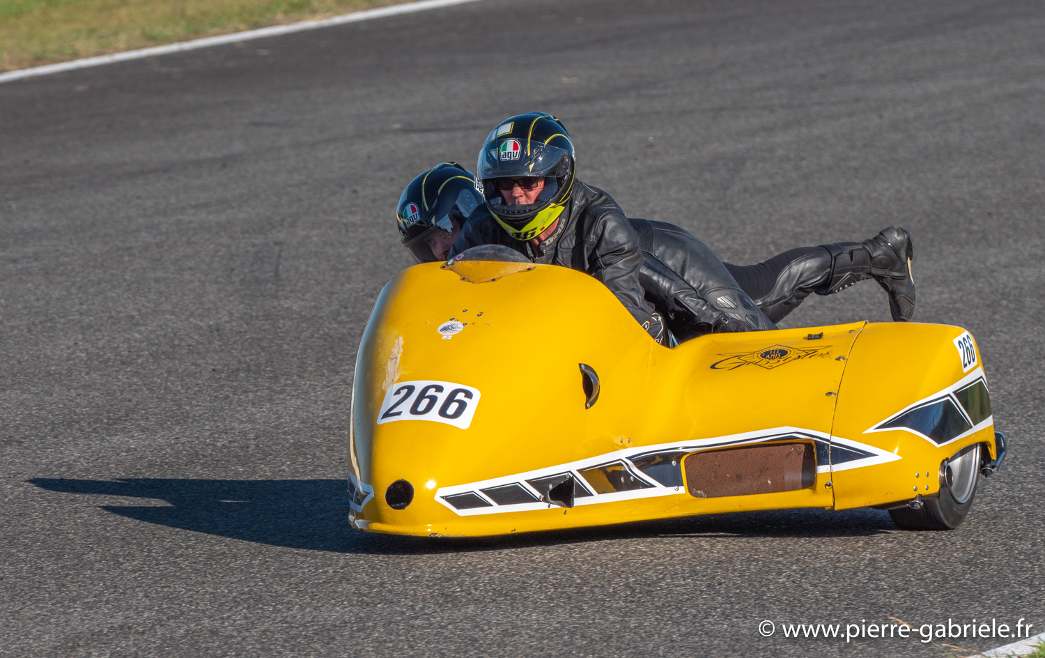 sides-g93_2015.jpg
