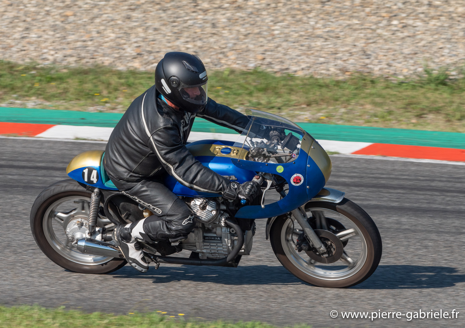 solos-g93_2400.jpg