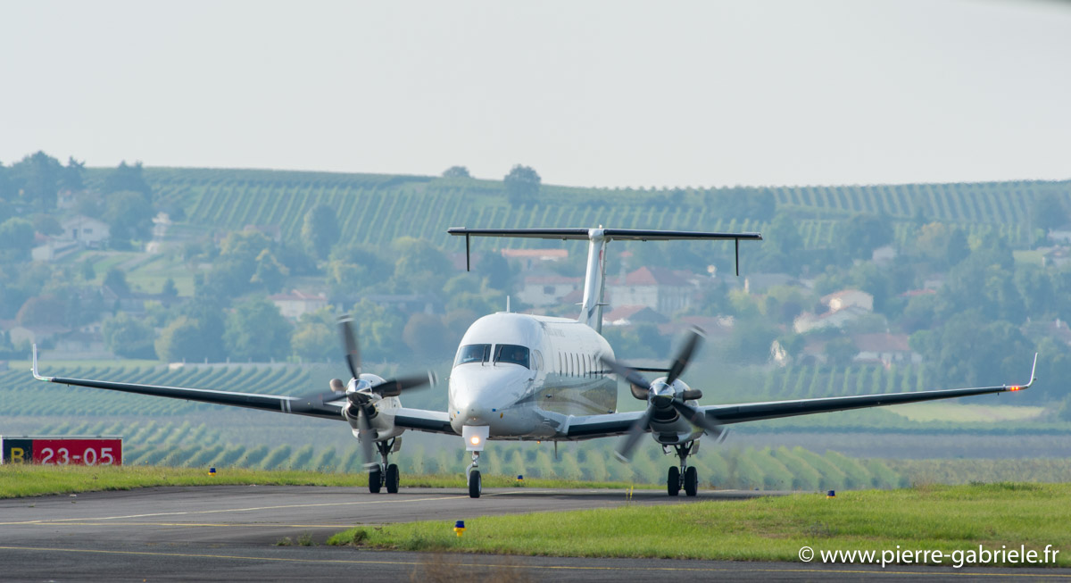 Beechcraft 1900D_4989.jpg