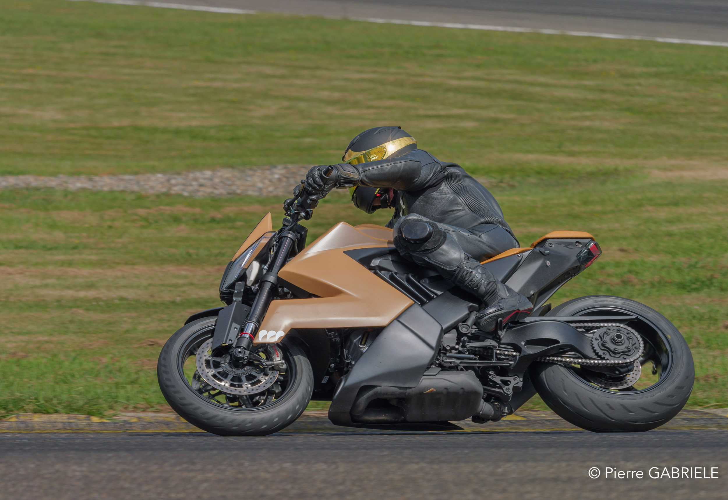 demo-pro-gh6_6201.jpg