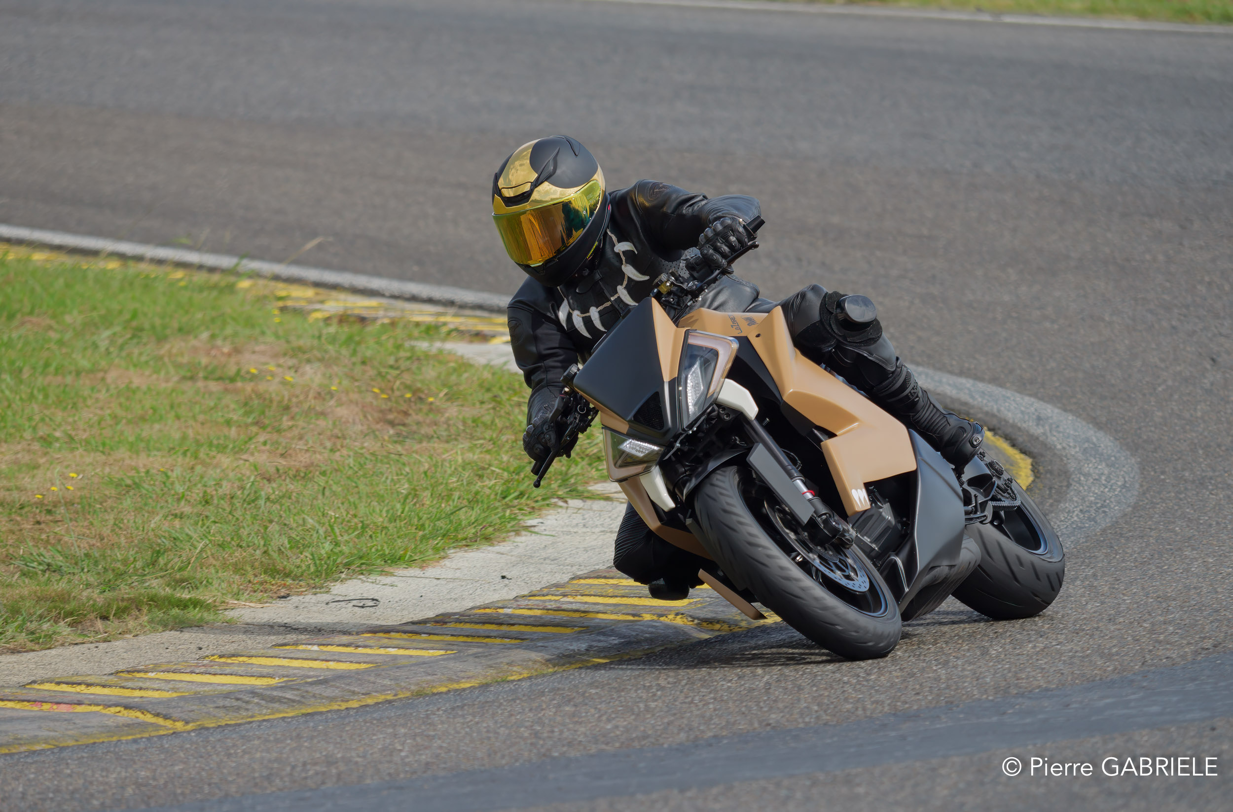demo-pro-gh6_6257-Modifier.jpg