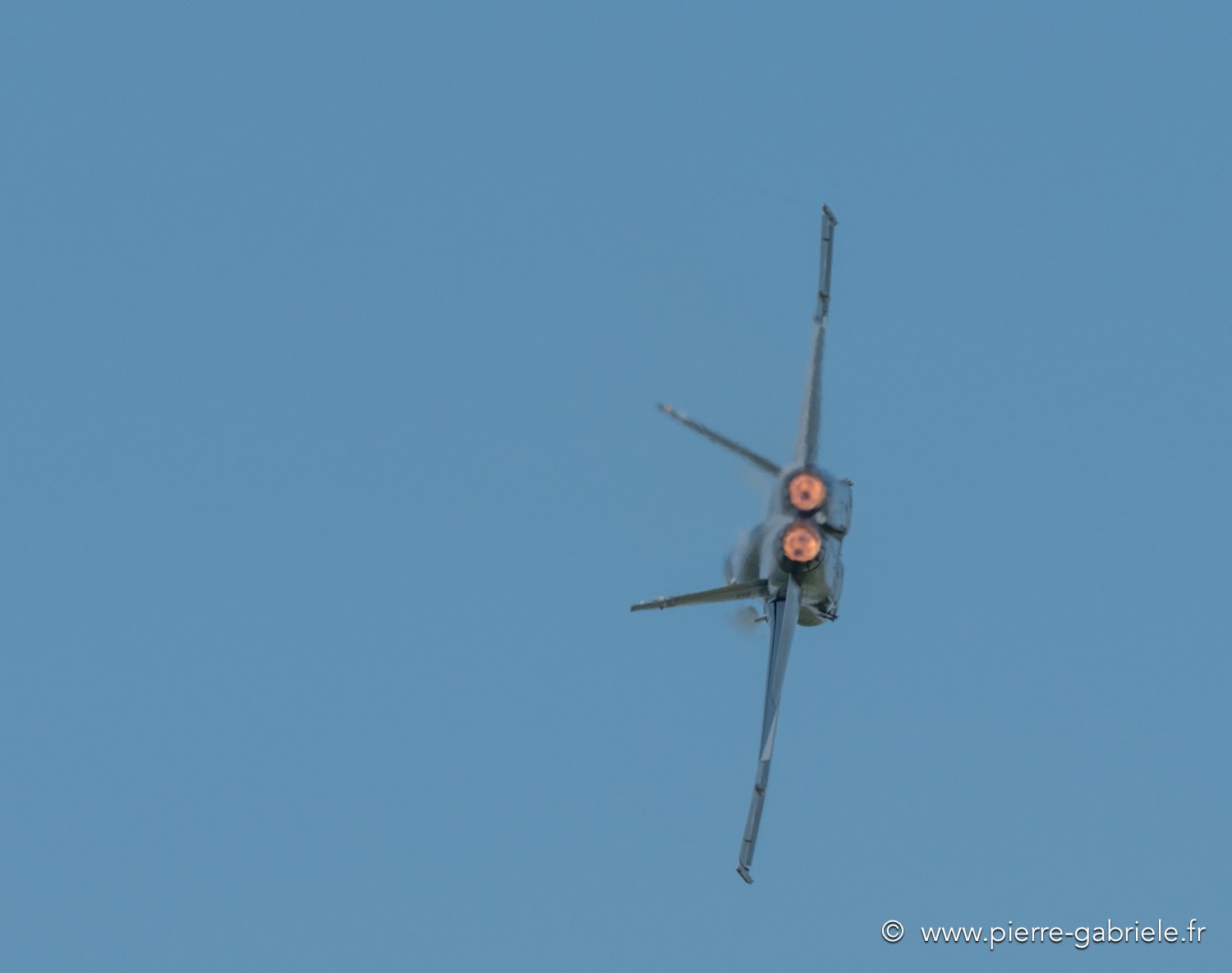 f18-g92_2354.jpg