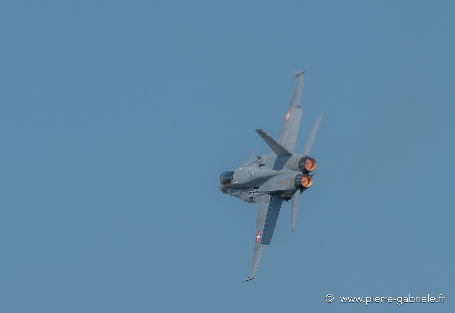 f18-g92_2355.jpg