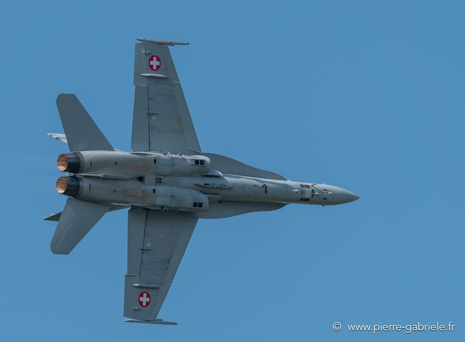 f18-g92_2358.jpg
