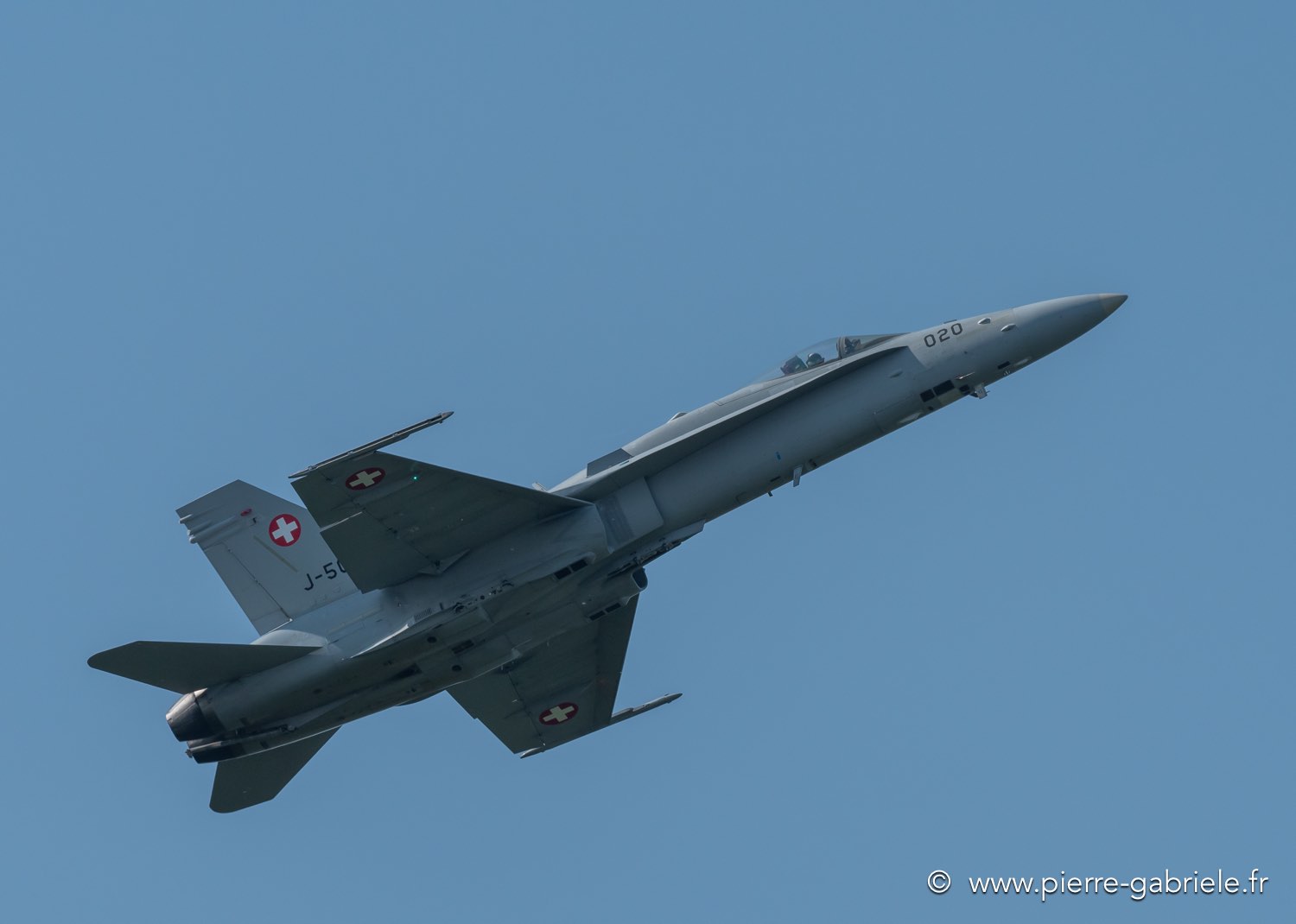 f18-g92_2363.jpg