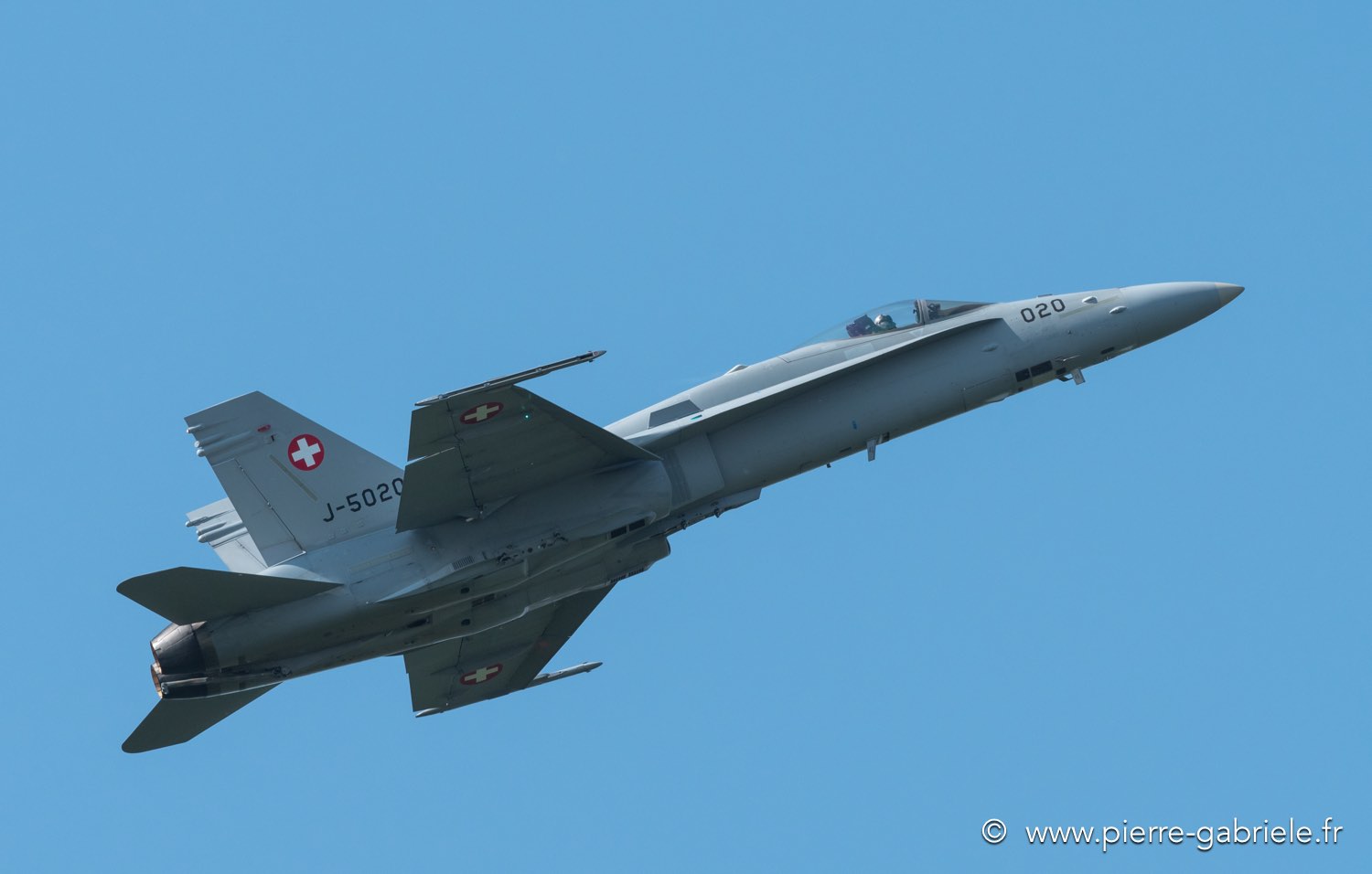 f18-g92_2364.jpg