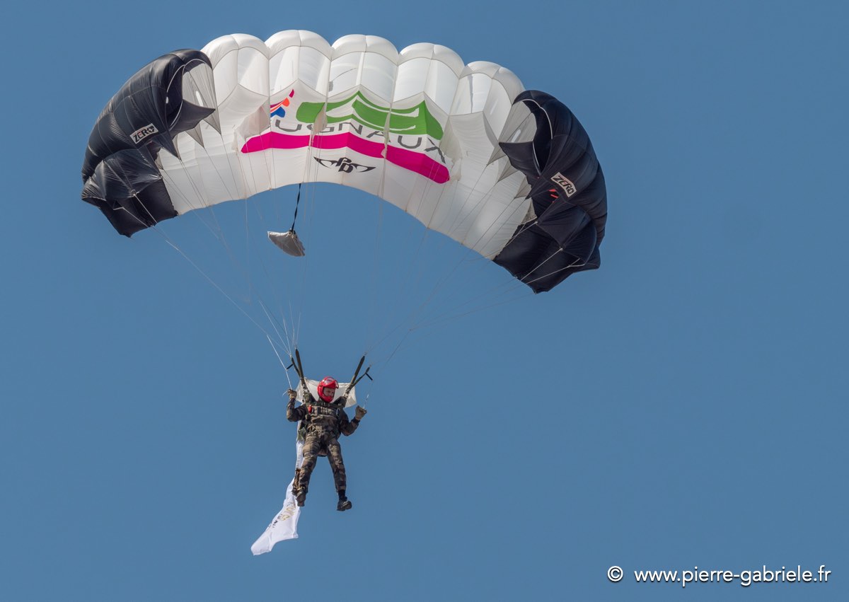 paras-g92_7684.jpg
