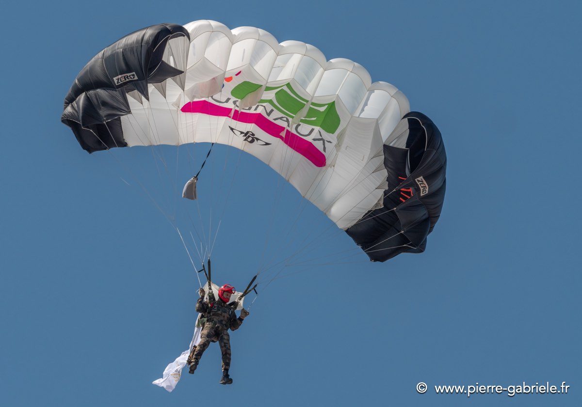 paras-g92_7685.jpg