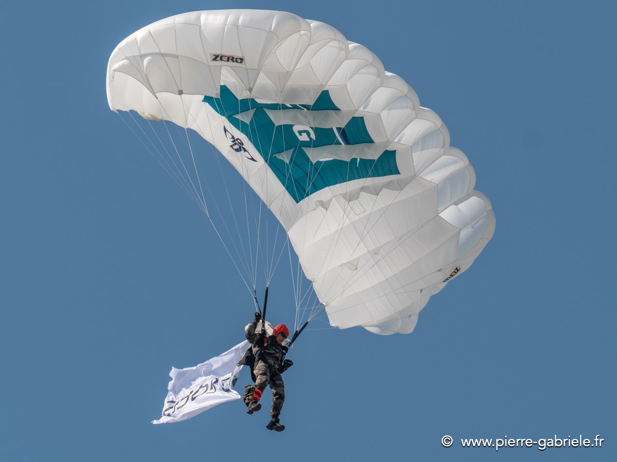 paras-g92_7688.jpg