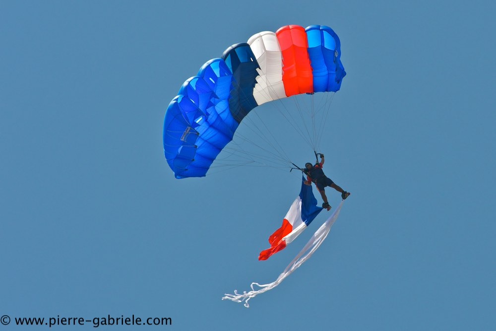 paras_2745.jpg