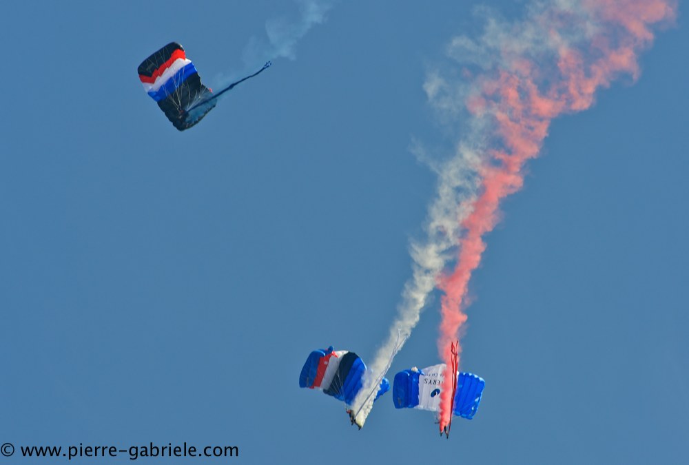 paras_2826.jpg