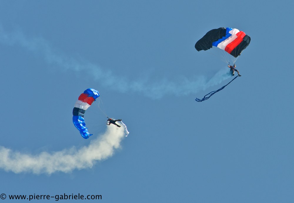 paras_2829.jpg
