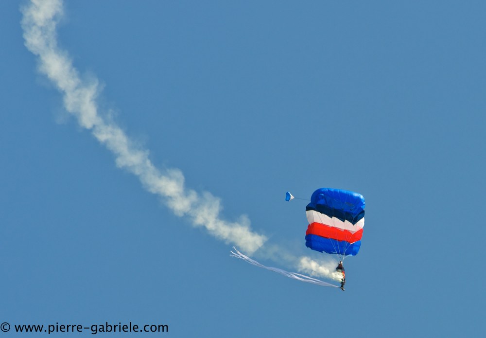 paras_2830.jpg