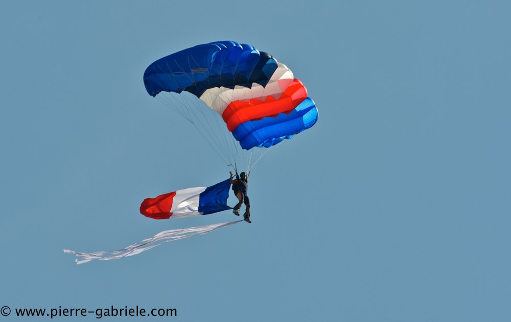 paras_2833.jpg