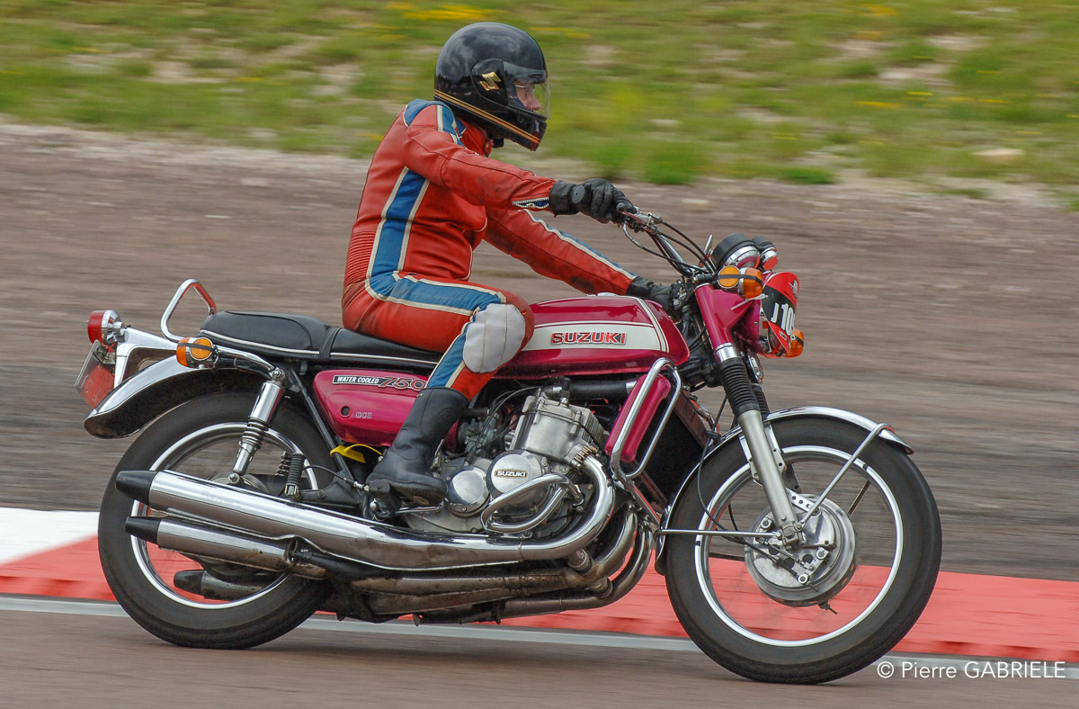 suzuki_2131.jpg