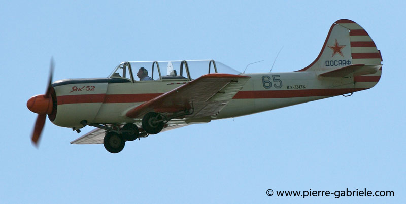 yak52_1964.jpg