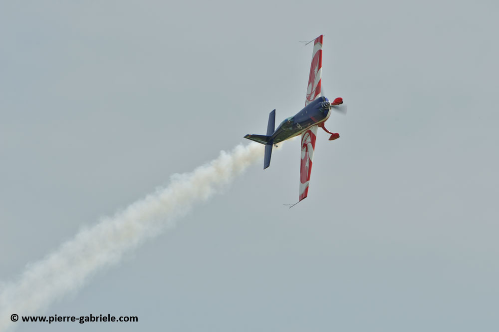 extra330_8014.jpg