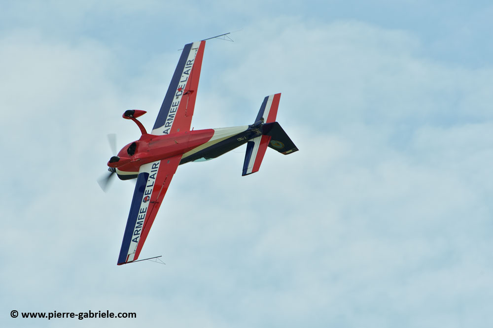 extra330_8023.jpg