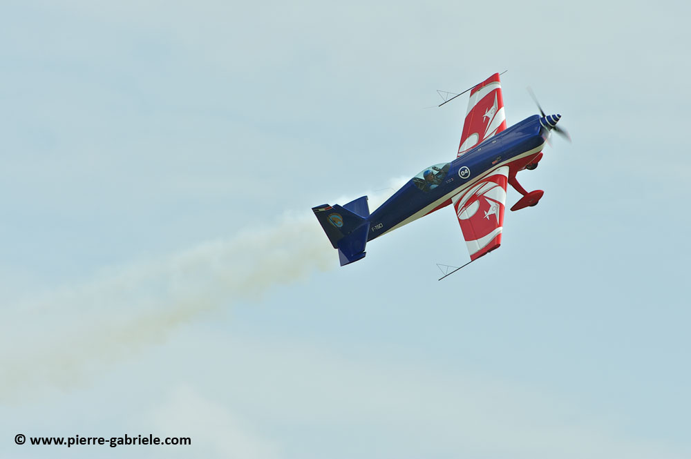 extra330_8025.jpg