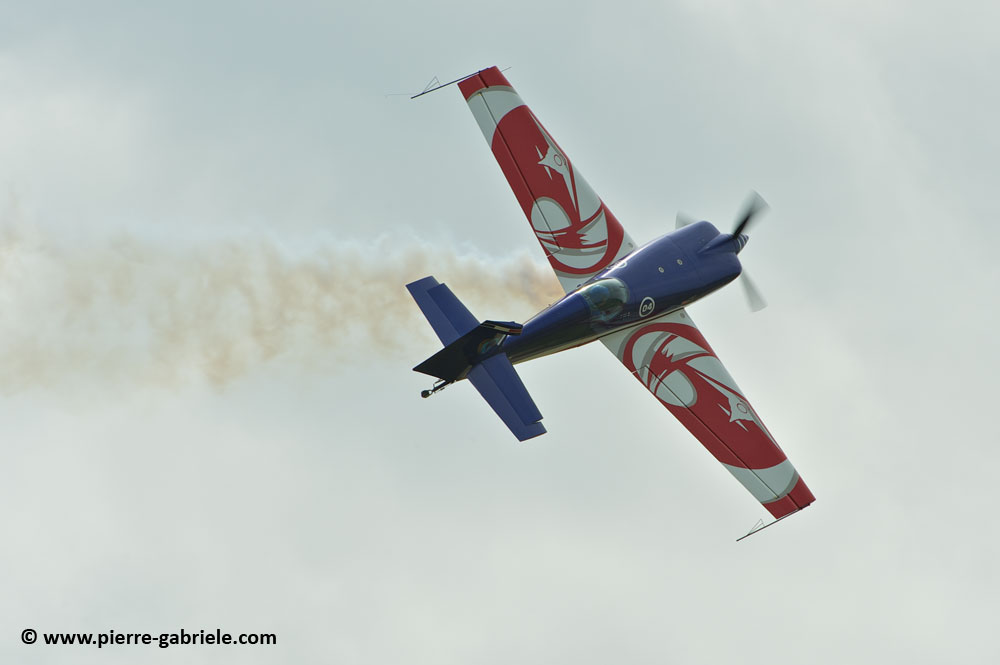 extra330_8030.jpg