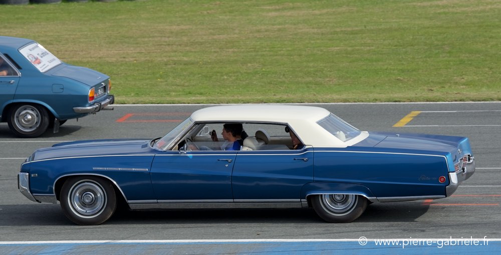 parade_5061.jpg