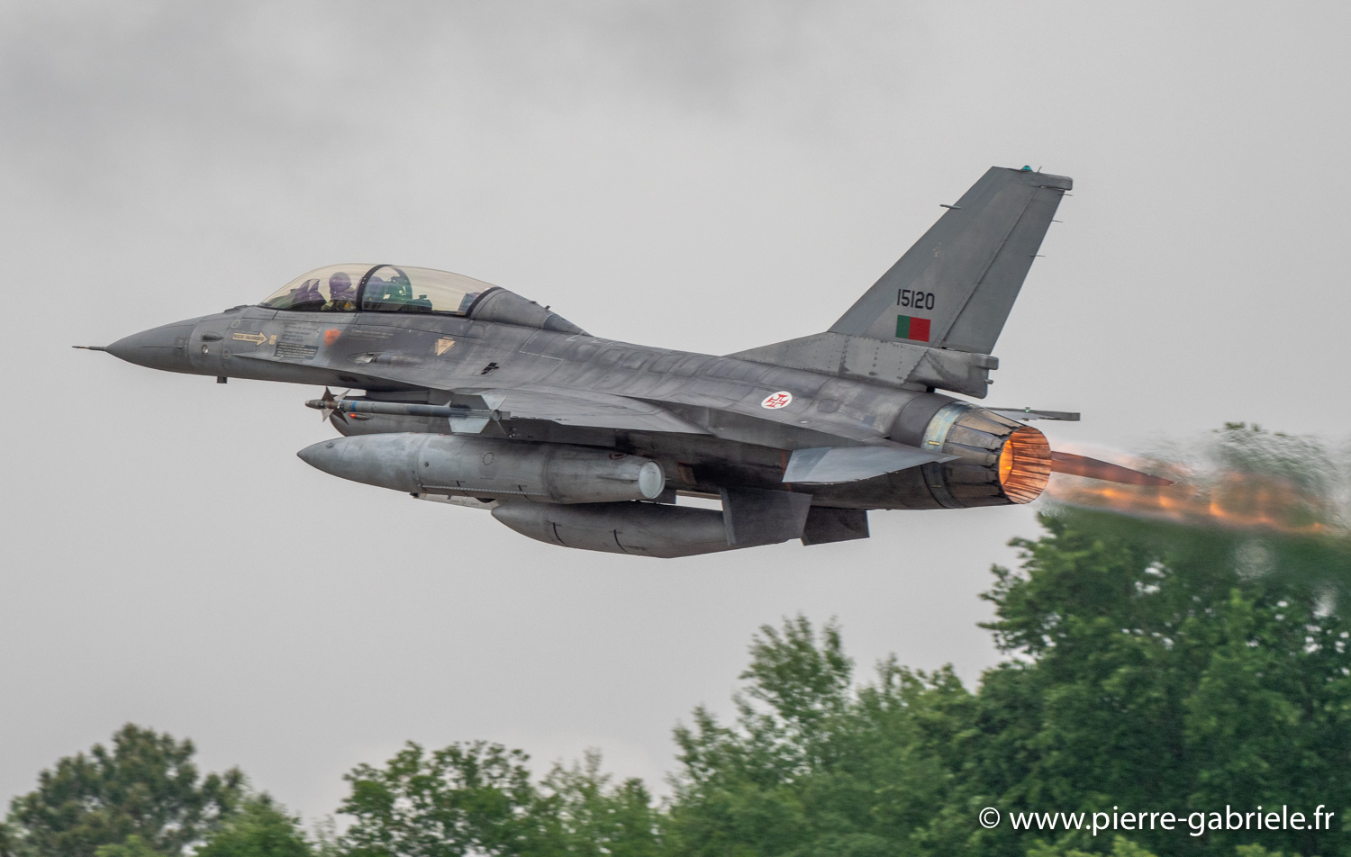 f16-g93_0472.jpg