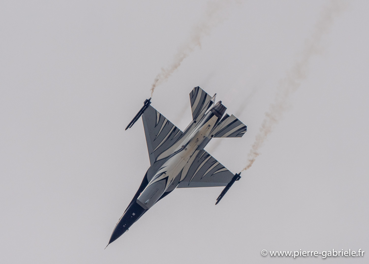 f16-g93_1041.jpg