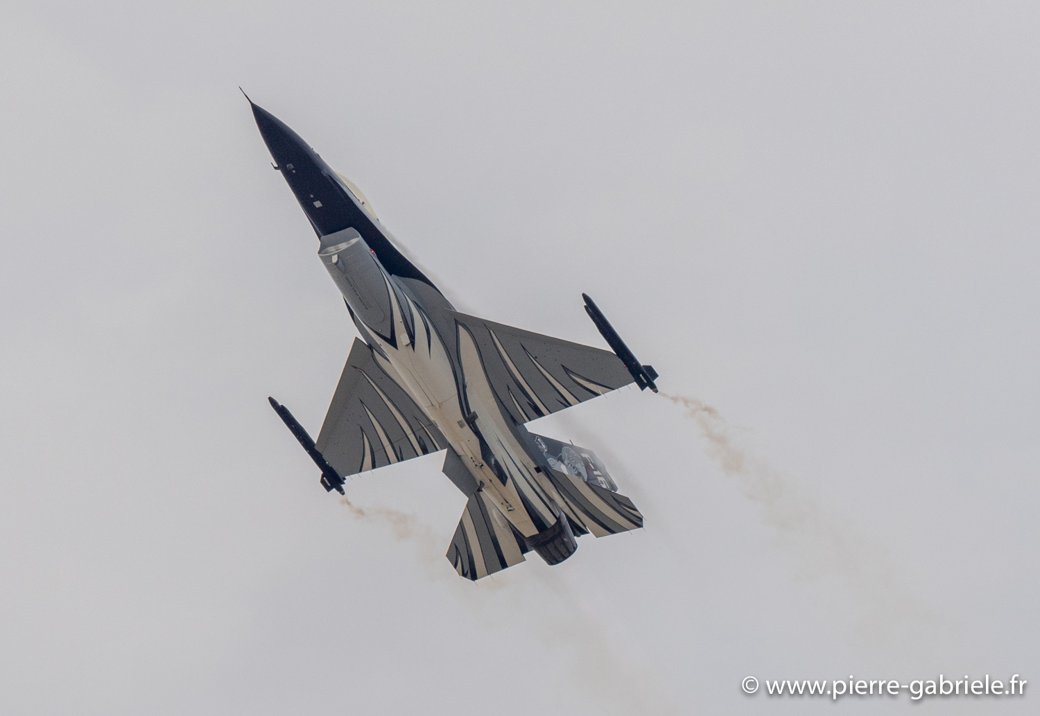 f16-g93_1055.jpg