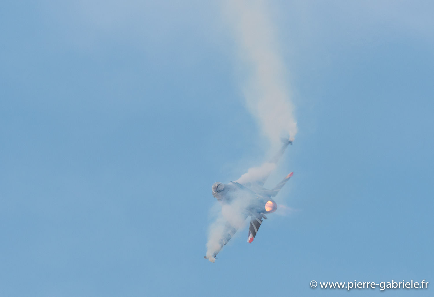 f16-g93_1065.jpg