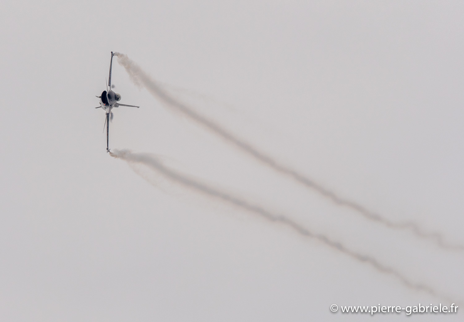 f16-g93_1072.jpg