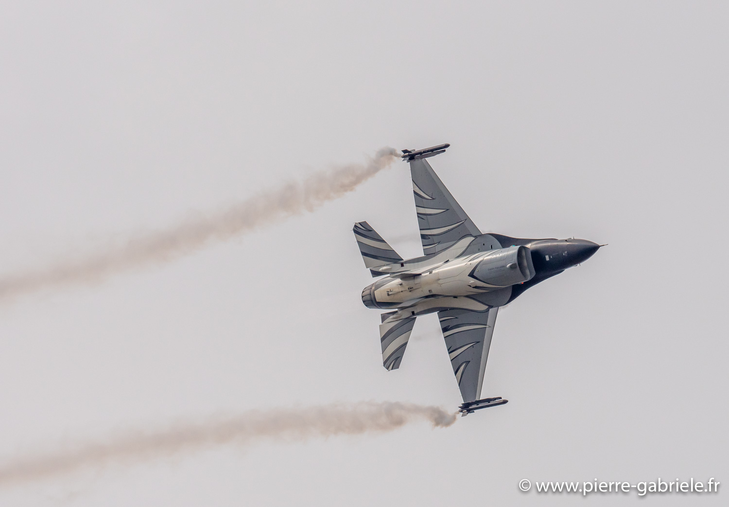 f16-g93_1074.jpg