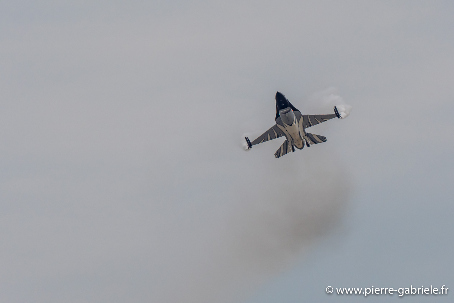 f16-g93_1080.jpg