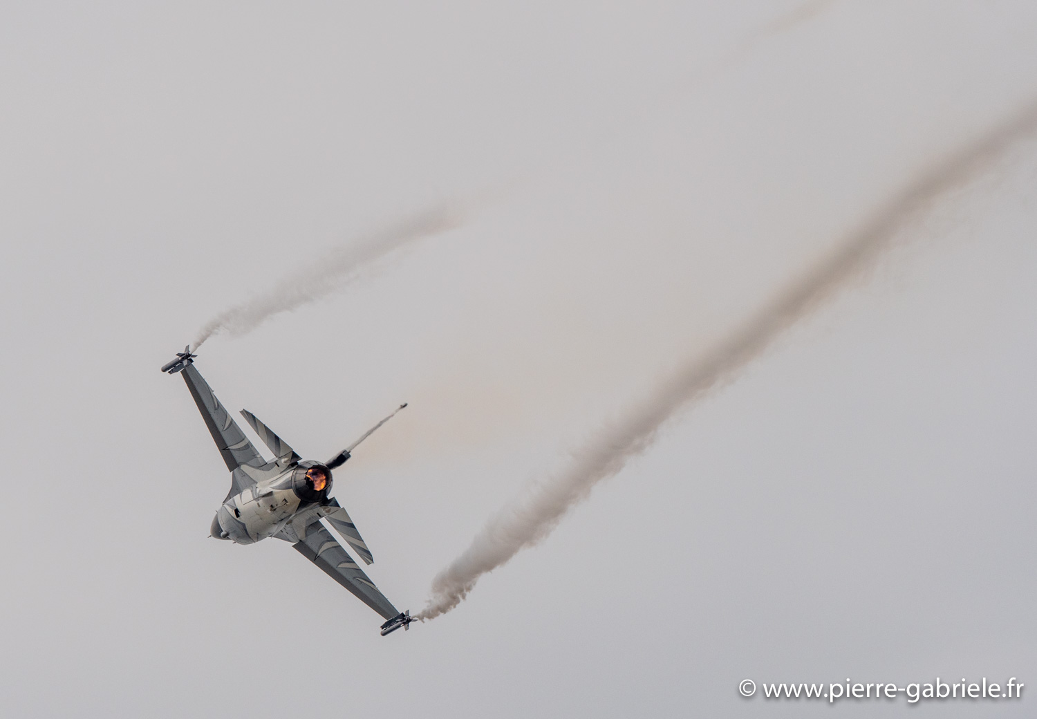 f16-g93_1085.jpg