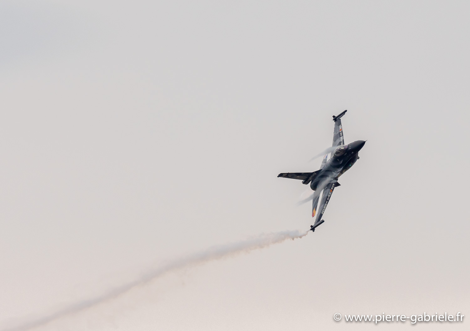 f16-g93_1087.jpg