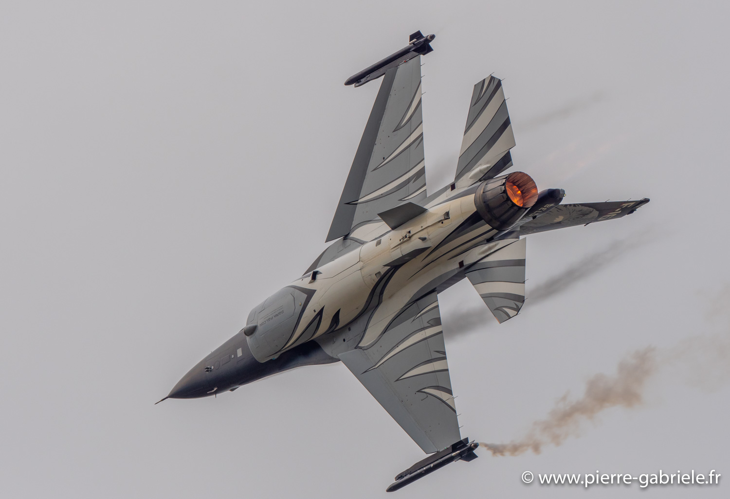 f16-g93_1088.jpg