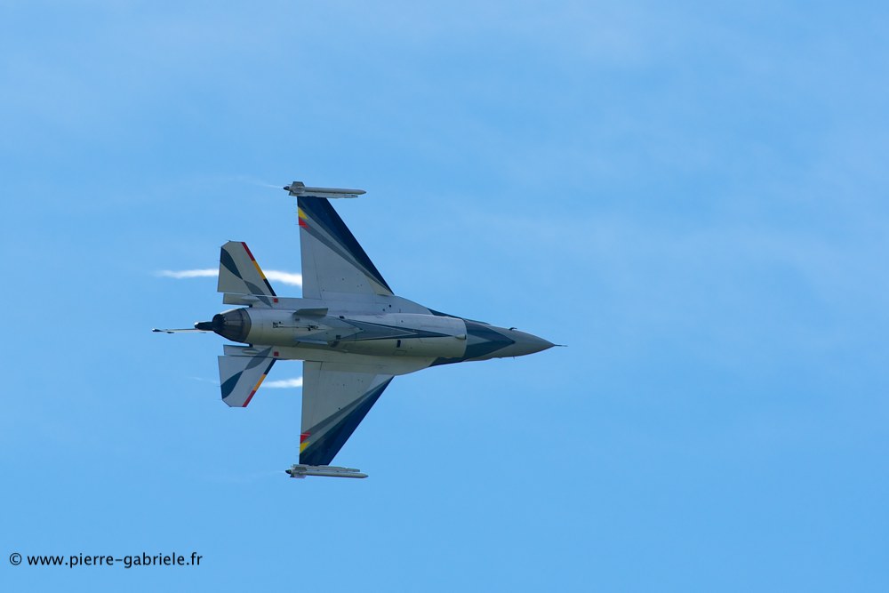 f16_8561.jpg