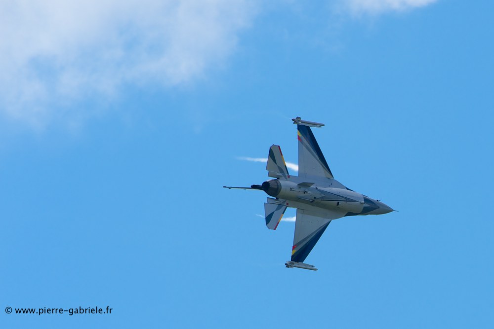 f16_8562.jpg