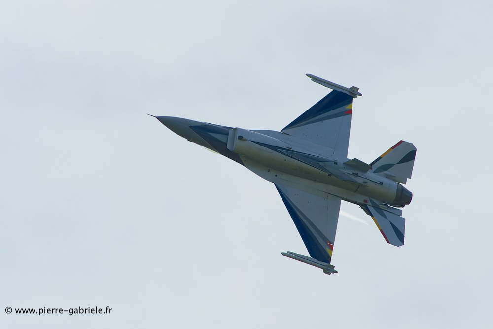 f16_8568.jpg