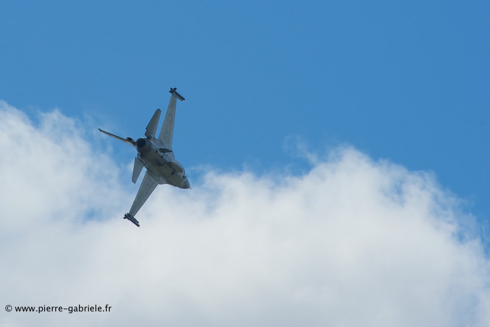 f16_8581.jpg